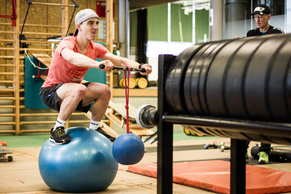 hitting-the-gym-with-nino-schurter03